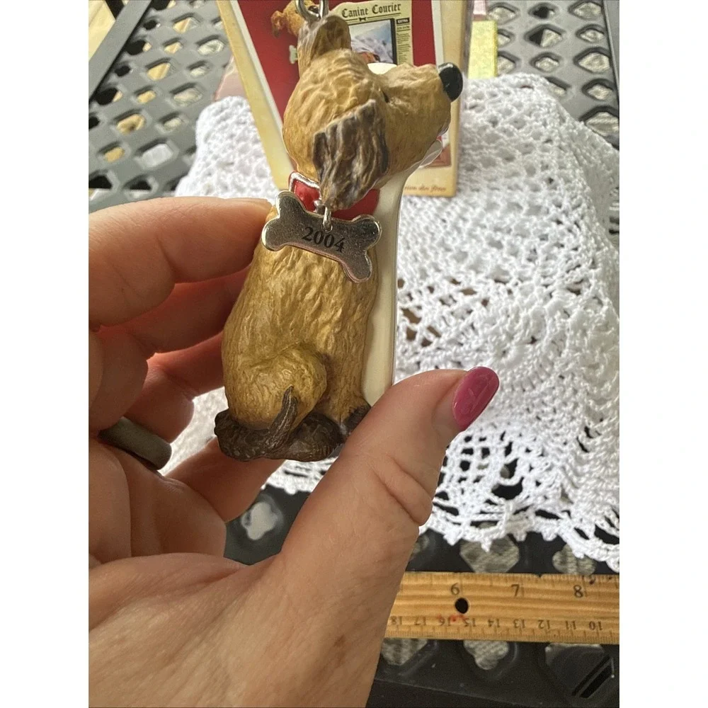 Hallmark Keepsake Ornament Special Dog Photo Holder 2004‎